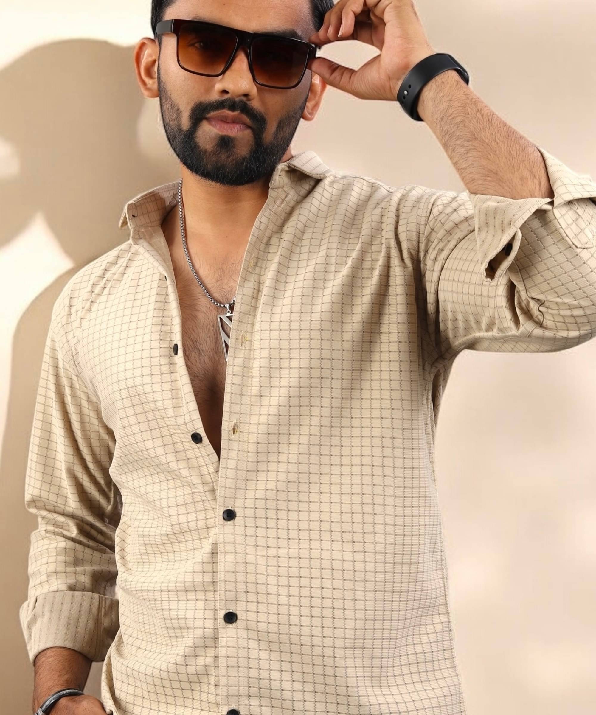     			MENTIFIC Poly Cotton Regular Fit Solids Full Sleeves Men's Casual Shirt - Beige ( Pack of 1 )