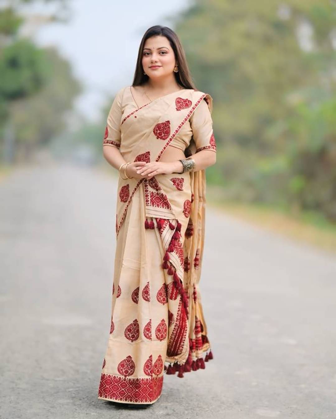 OMICRON FAB Cotton Printed Saree With Unstitched Blouse Piece ( Cream ) OMICRON FAB Cotton Printed Saree With Unstitched Blouse Piece ( Cream )