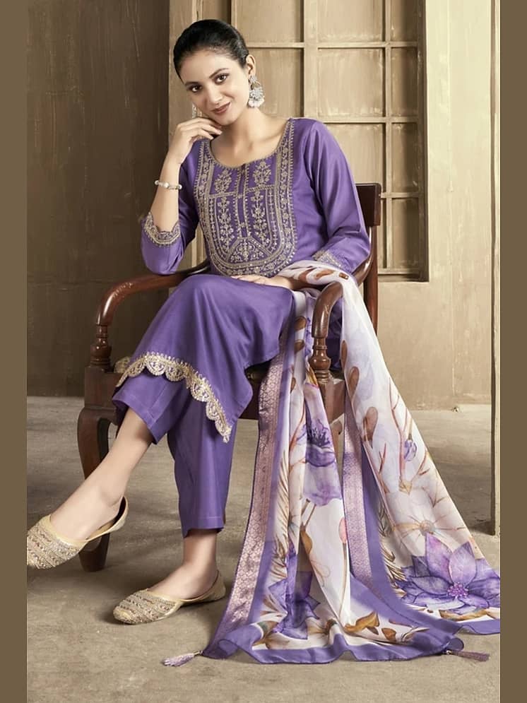 RADHE Women Silk Blend Kurta Pant Dupatta Women's Cotton Blend