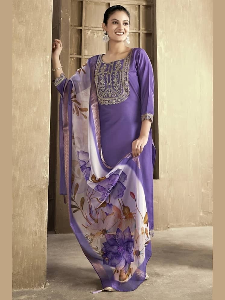 RADHE Women Silk Blend Kurta Pant Dupatta Women's Cotton Blend