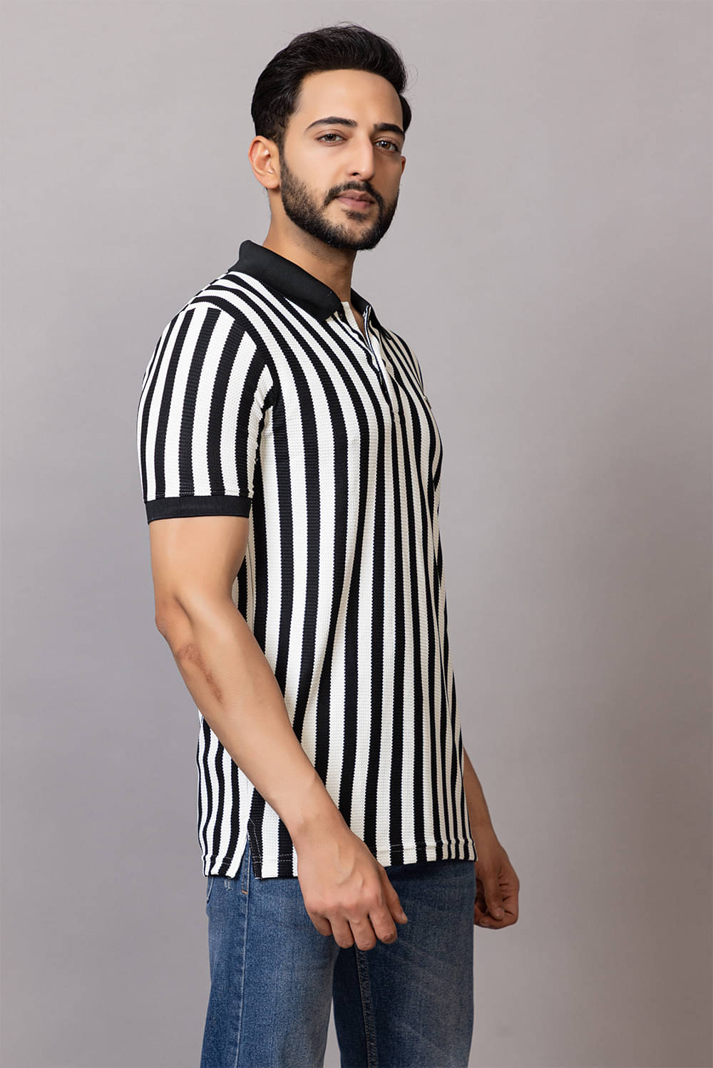 TOROLY Men Cotton Blend Regular Fit Colorblock T-Shirt ( Black )     			TOROLY Men Cotton Blend Regular Fit Colorblock T-Shirt ( Black )