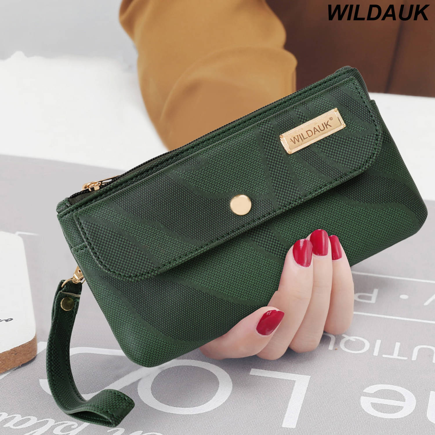     			WILDAUK Green Pure Leather Purse