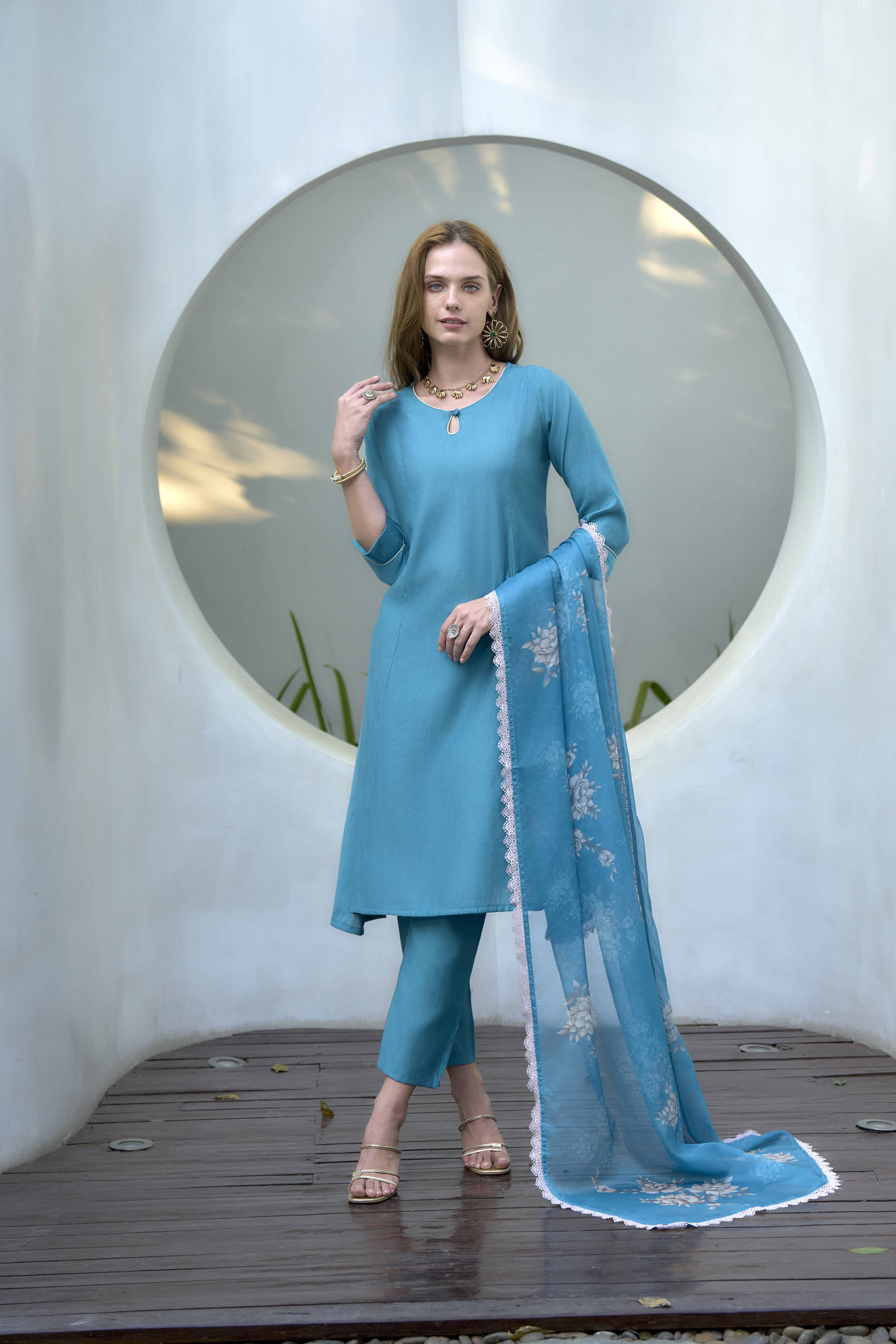     			shree laxminarayan export Women's Silk Blend Self Design Kurti With Pants ( Teal )