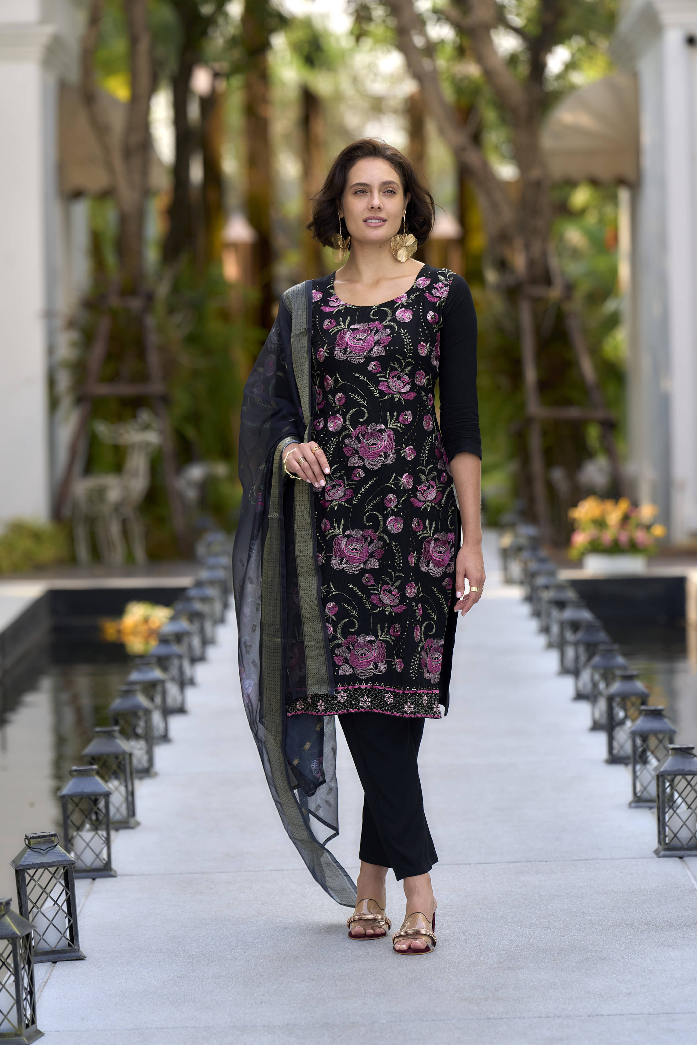     			shree laxminarayan export Women's Viscose Embroidered Kurti With Pants ( Black )