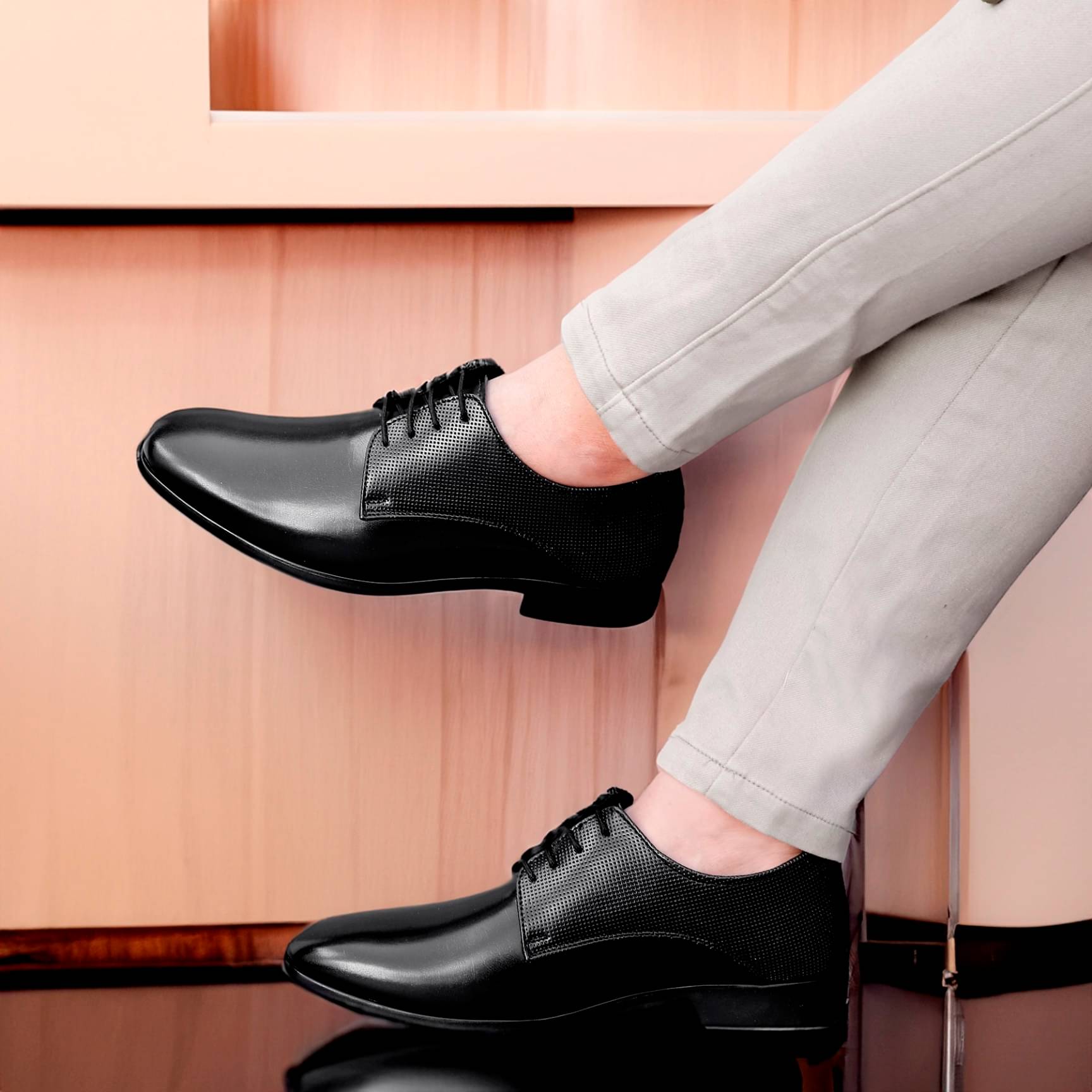     			BXXY Black Men's Derby Formal Shoes