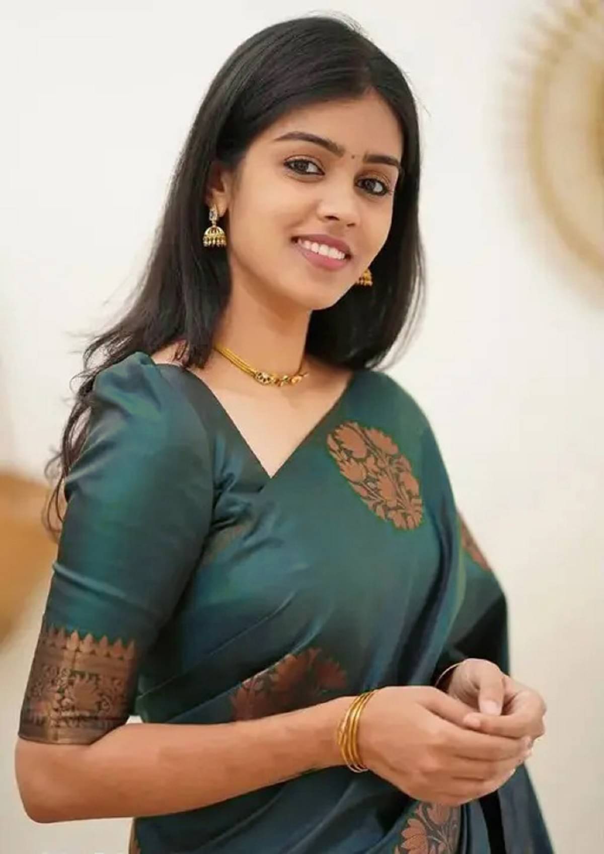 Gazal Fashions Banarasi Silk Woven Saree With Unstitched Blouse Piece ( Teal )     			Gazal Fashions Banarasi Silk Woven Saree With Unstitched Blouse Piece ( Teal )