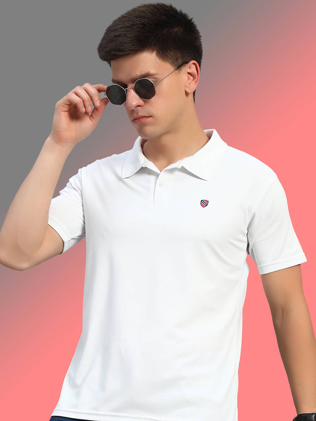     			THE CASUALS Men Cotton Blend Regular Fit Solid Polo T Shirt ( White )