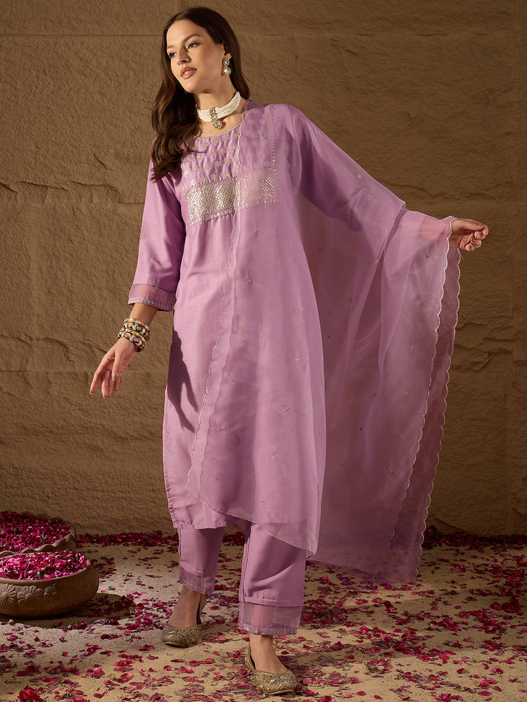     			Vaamsi Women Silk Blend Embellished Straight Kurti With Pants ( Lavender )