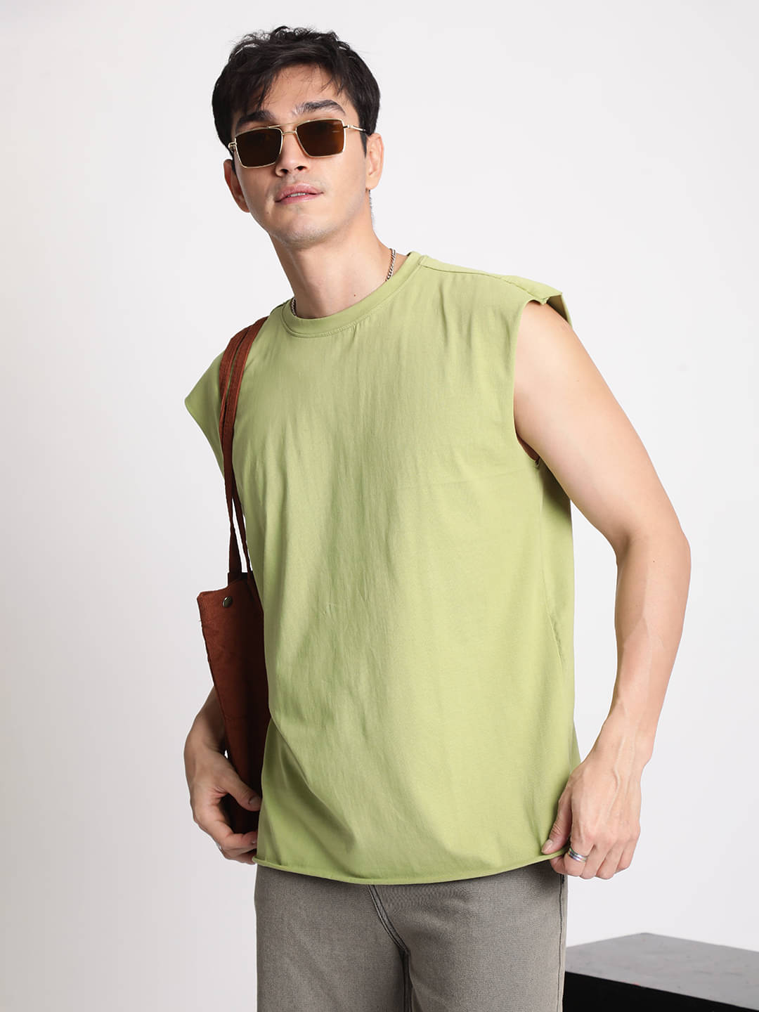 Bene Kleed Men 100% Cotton Oversized Fit Solid T-Shirt ( Green ) Bene Kleed Men 100% Cotton Oversized Fit Solid T-Shirt ( Green )