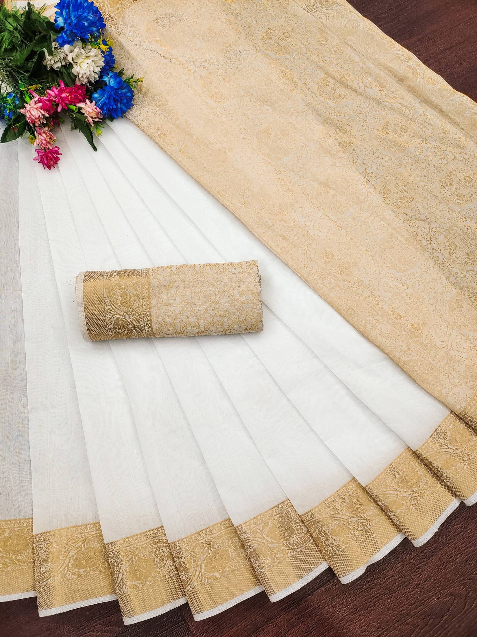 IndShopMart Banarasi Silk Solid Saree With Unstitched Blouse Piece ( Gold )     			IndShopMart Banarasi Silk Solid Saree With Unstitched Blouse Piece ( Gold )