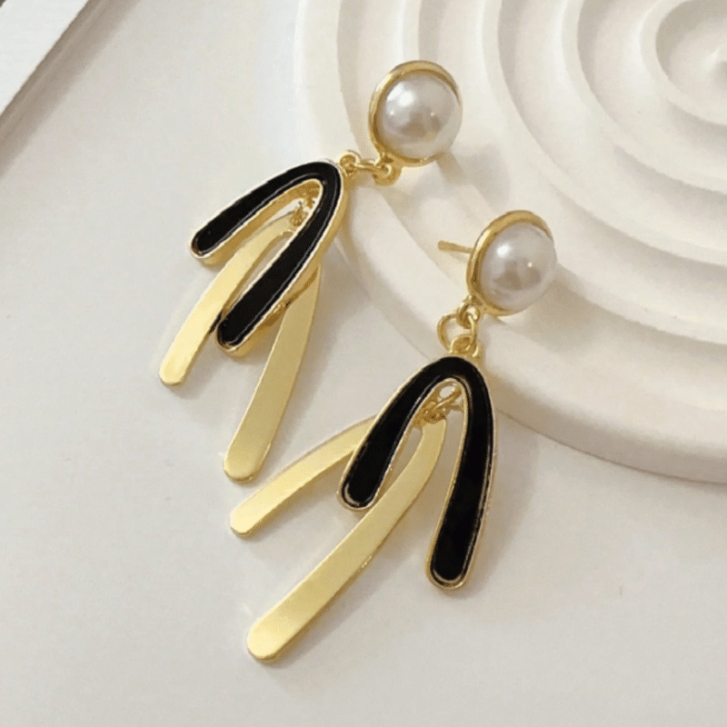     			Kailash Creation Global Black Drop Earrings ( Pack of 1 )