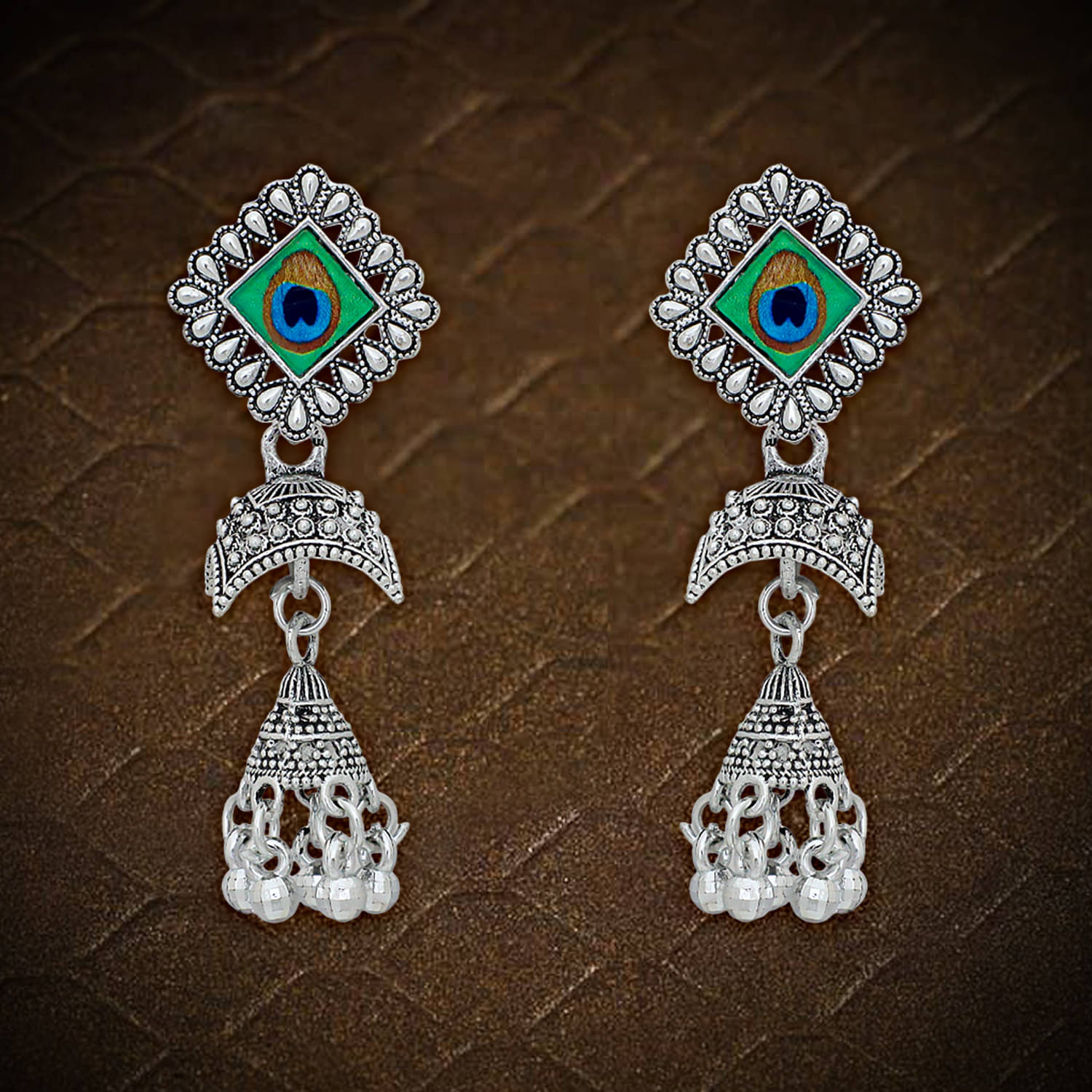     			LUV FASHION Silver Jhumki Earrings ( Pack of 1 )