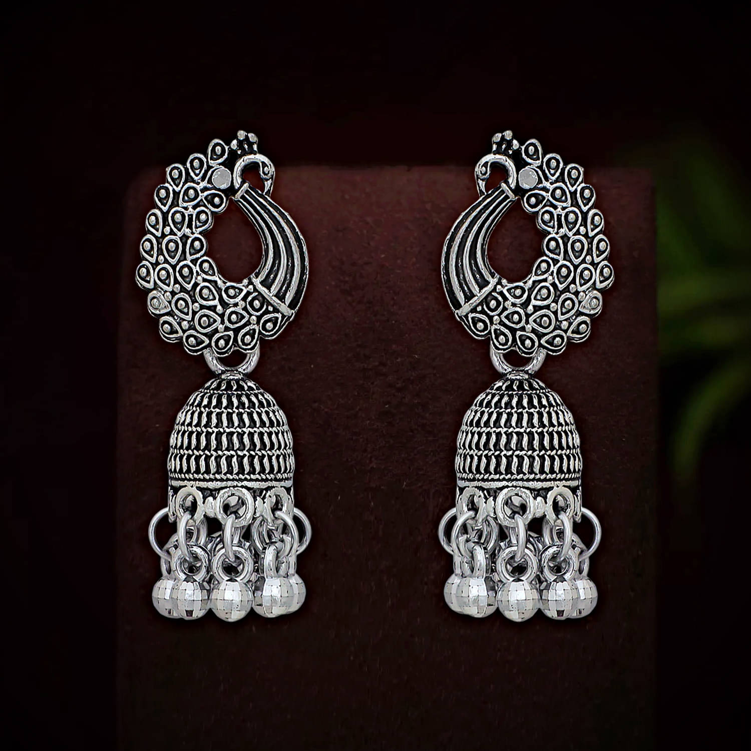     			LUV FASHION Silver Jhumki Earrings ( Pack of 1 )