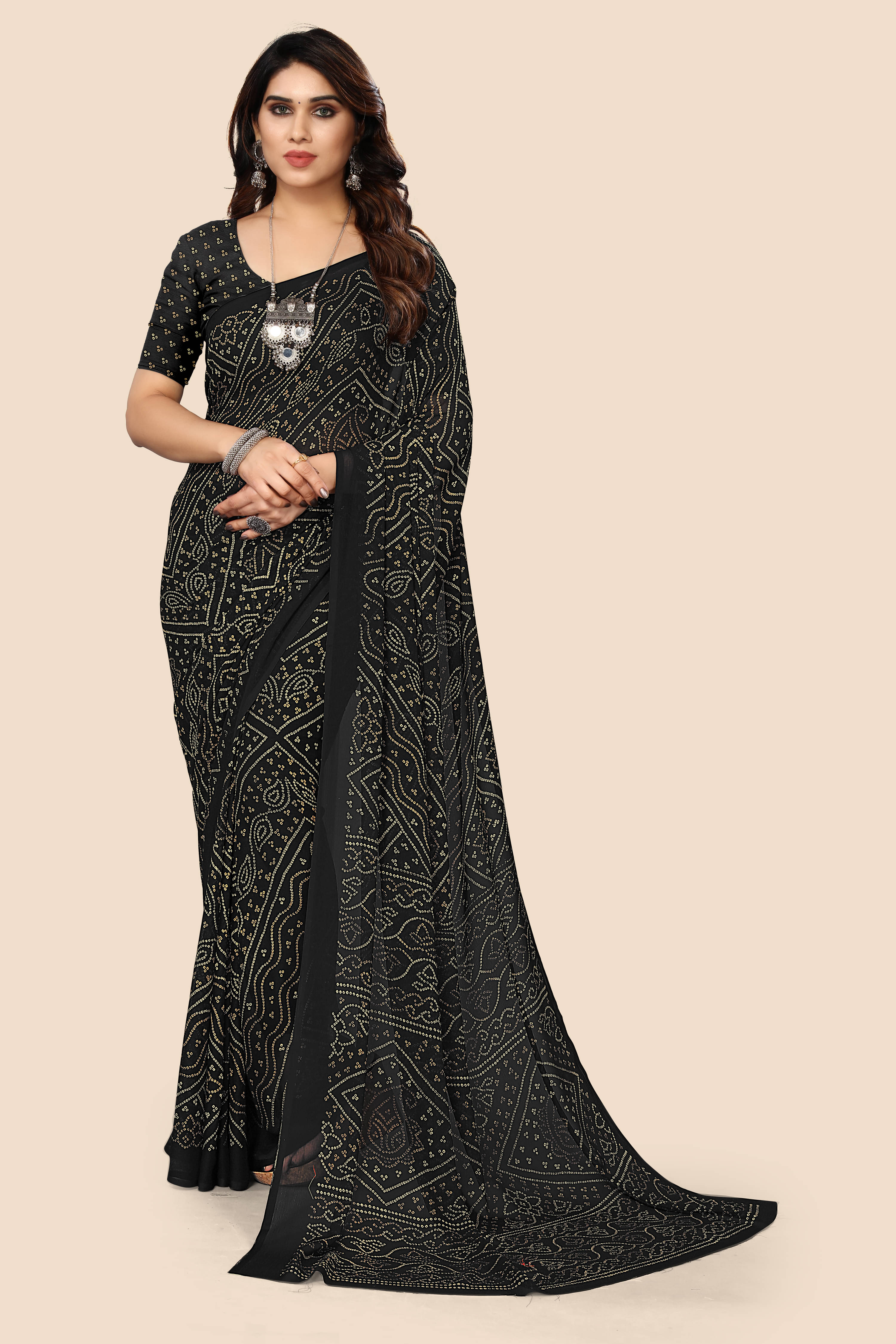 Maayro Georgette Printed Saree With Unstitched Blouse Piece ( Black ) Maayro Georgette Printed Saree With Unstitched Blouse Piece ( Black )
