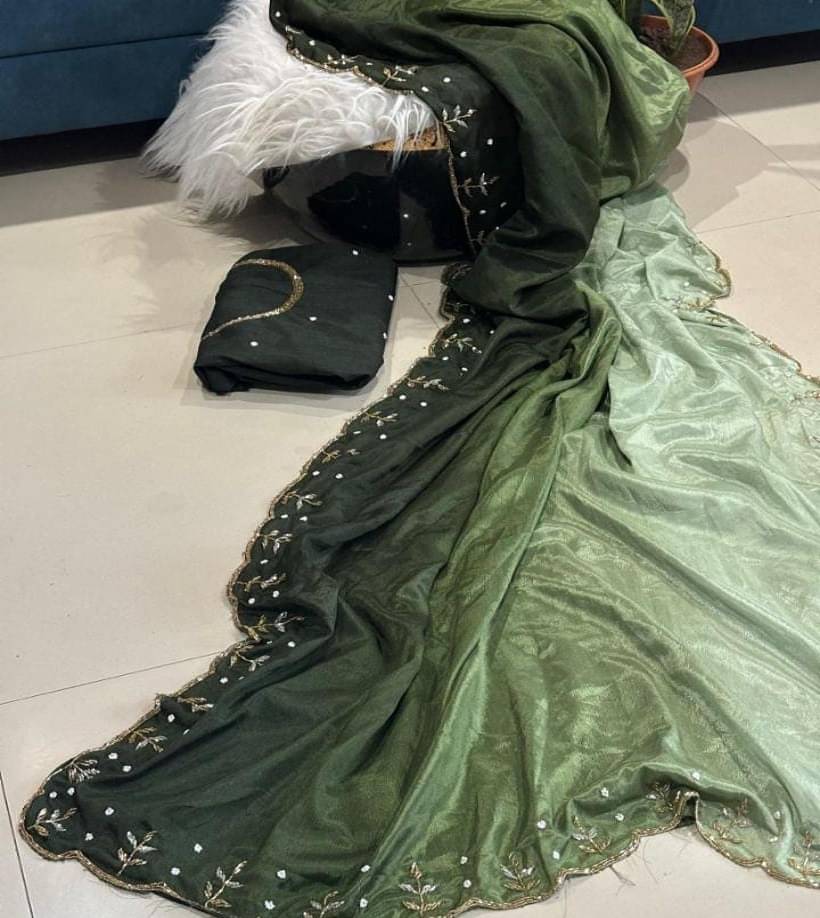 Maruti Traders Chiffon Self Design Saree With Unstitched Blouse Piece ( Green ) Maruti Traders Chiffon Self Design Saree With Unstitched Blouse Piece ( Green )