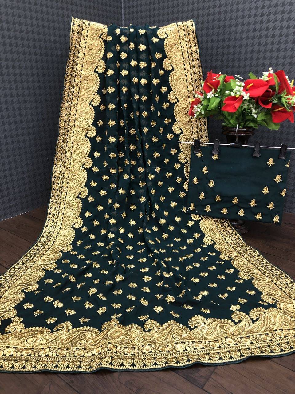     			Maruti Traders Georgette Embroidered Saree With Unstitched Blouse Piece ( Teal )
