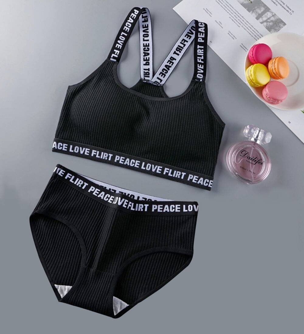 O'Womaniyah Pack of 1 Cotton Bra & Panty Set For Women ( Black ) O'Womaniyah Pack of 1 Cotton Bra & Panty Set For Women ( Black )