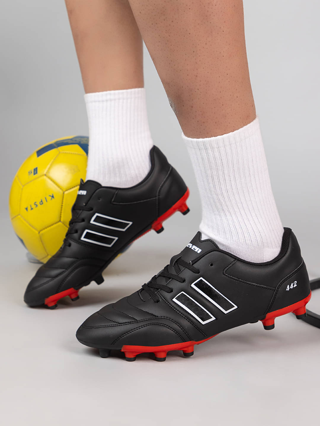     			RUN SEVEN ( by GO21 ) F1 Air Black Football Shoes