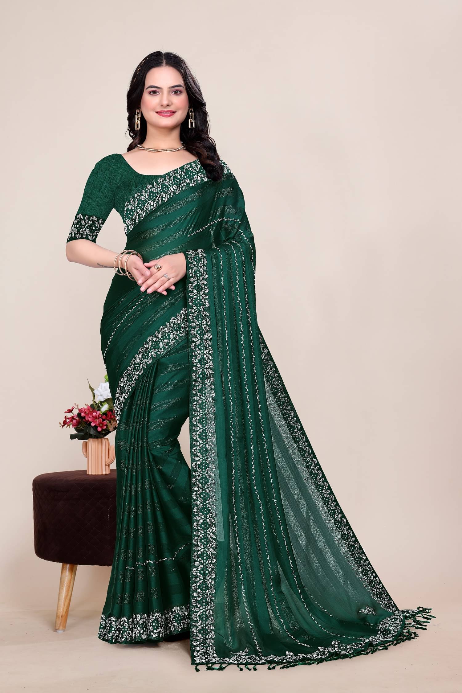     			VEERAIVA Chanderi Embellished Saree Without Blouse Piece ( Green )