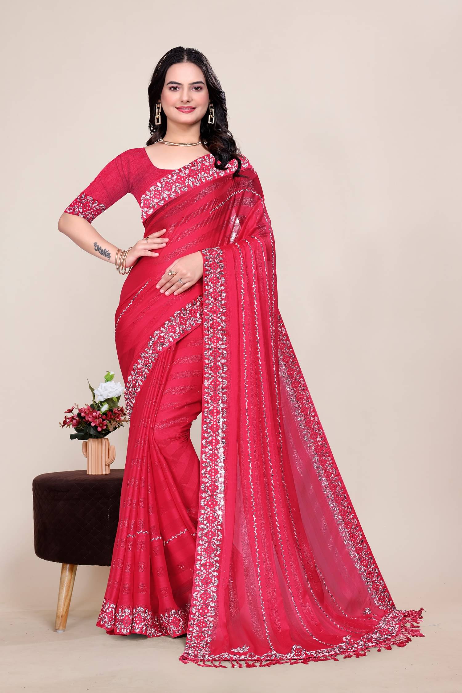     			VEERAIVA Chanderi Embellished Saree Without Blouse Piece ( Pink )