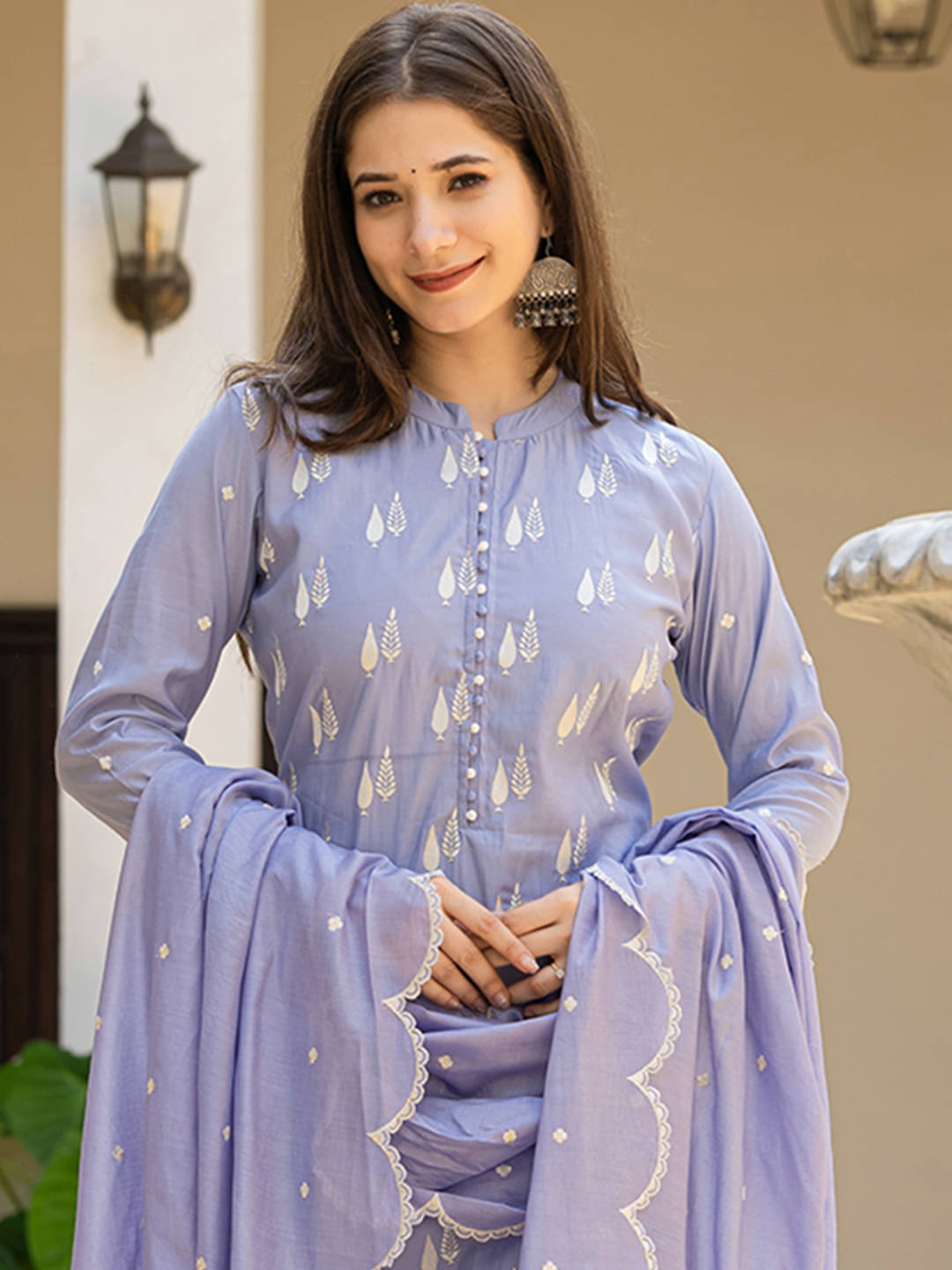 Vaamsi Women Silk Blend Embroidered Straight Kurti With Palazzo ( Blue )     			Vaamsi Women Silk Blend Embroidered Straight Kurti With Palazzo ( Blue )