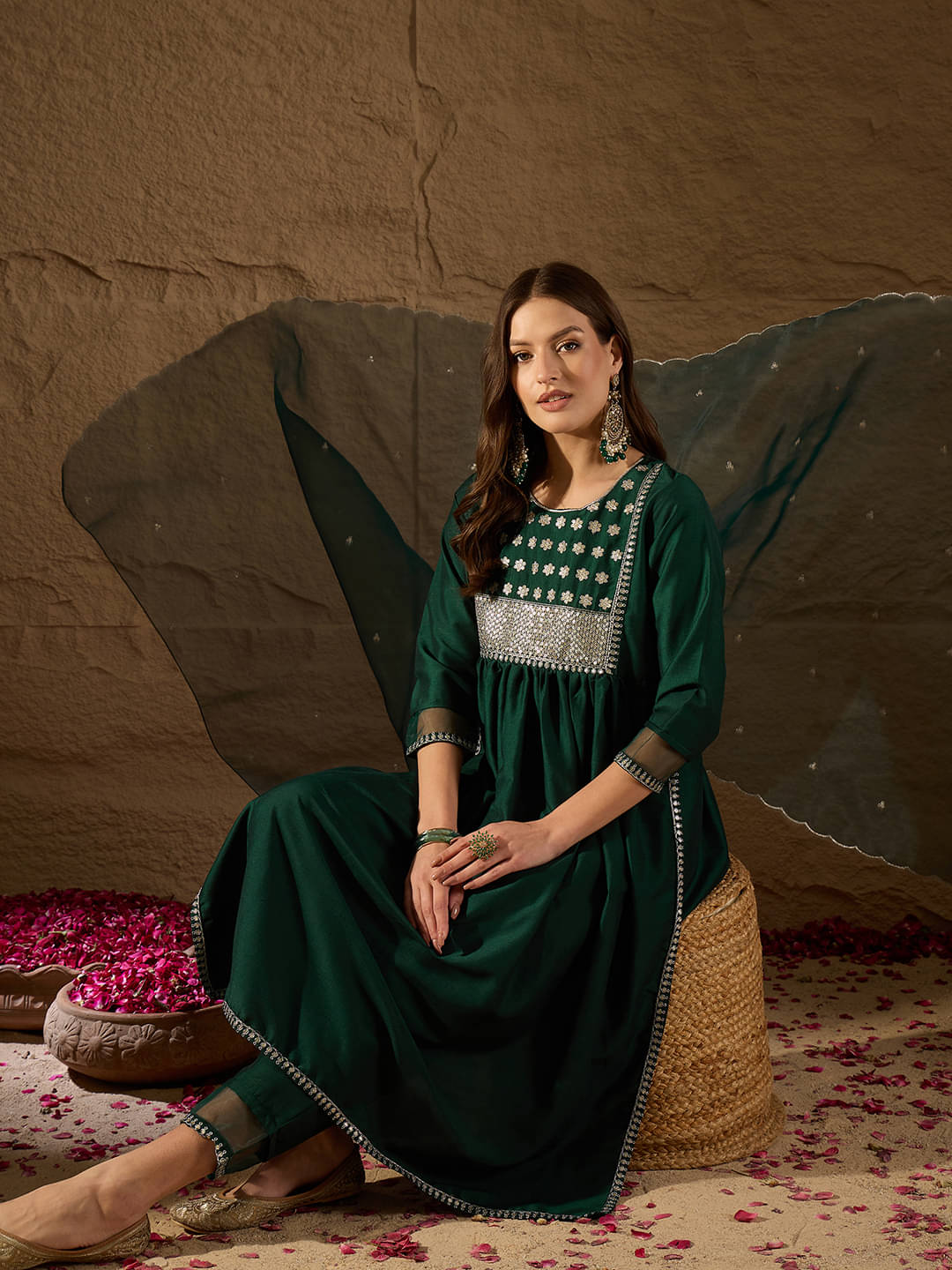     			Vaamsi Women Silk Blend Embroidered Straight Kurti With Pants ( Teal )