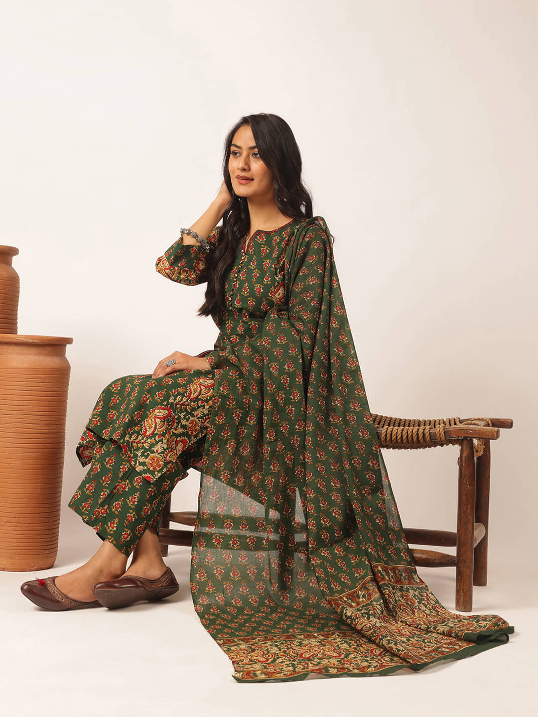 Vbuyz Women Cotton Printed Straight Kurti With Palazzo ( Green )