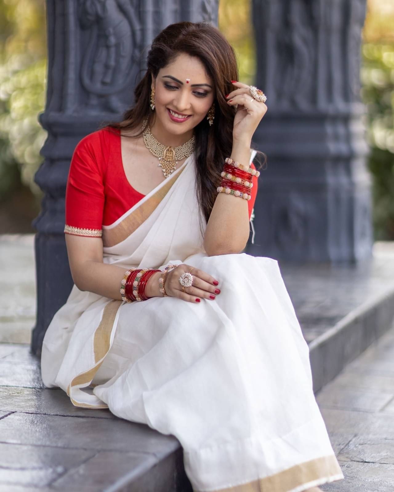 Apnisha Chanderi Solid Saree With Unstitched Blouse Piece ( Multicolor ) Apnisha Chanderi Solid Saree With Unstitched Blouse Piece ( Multicolor )