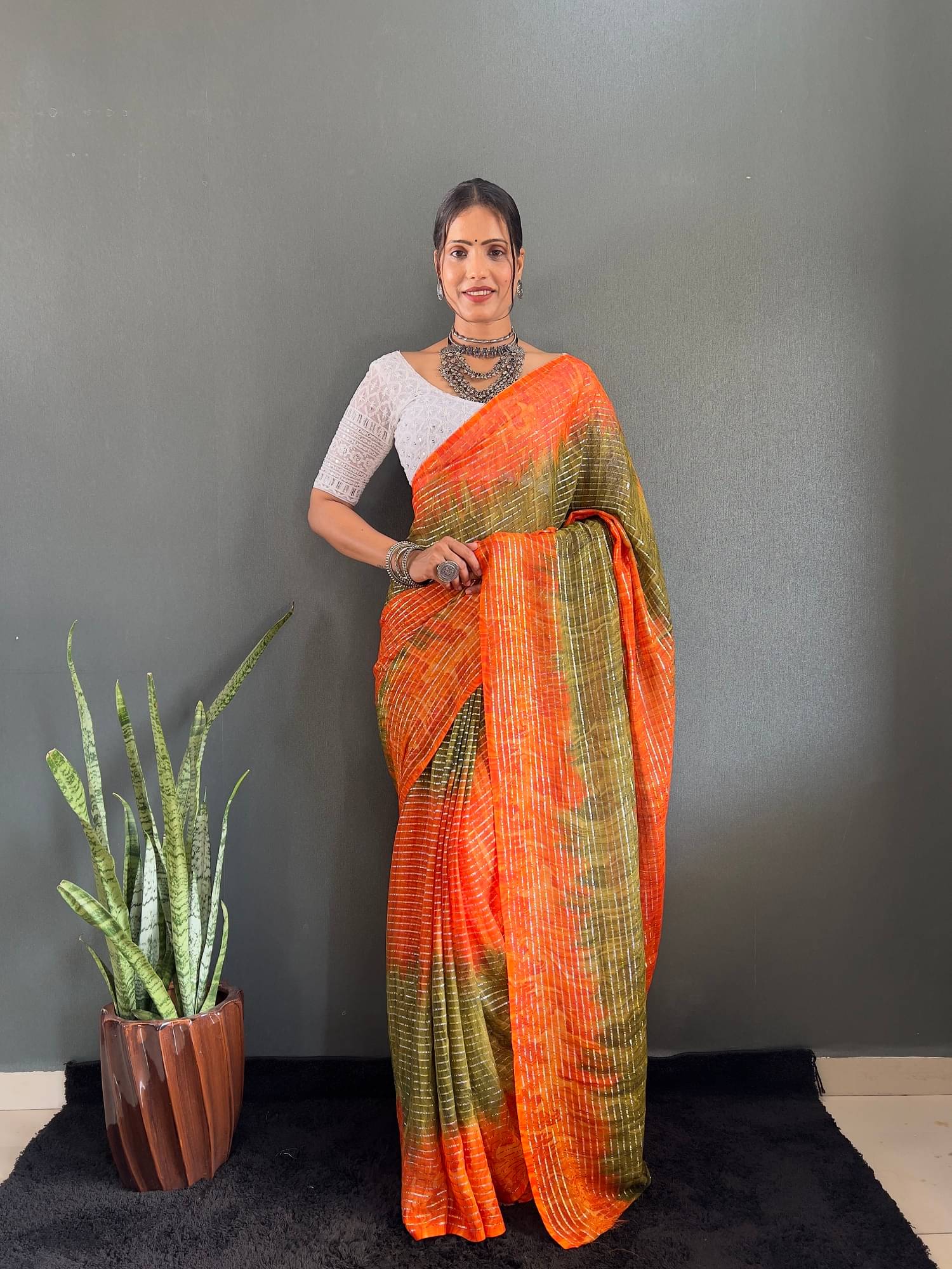 Apnisha Chiffon Striped Saree With Unstitched Blouse Piece ( Orange ) Apnisha Chiffon Striped Saree With Unstitched Blouse Piece ( Orange )