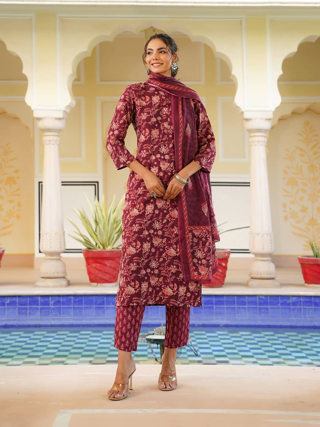     			Vaamsi Women Rayon Printed Straight Kurti With Pants ( Maroon )