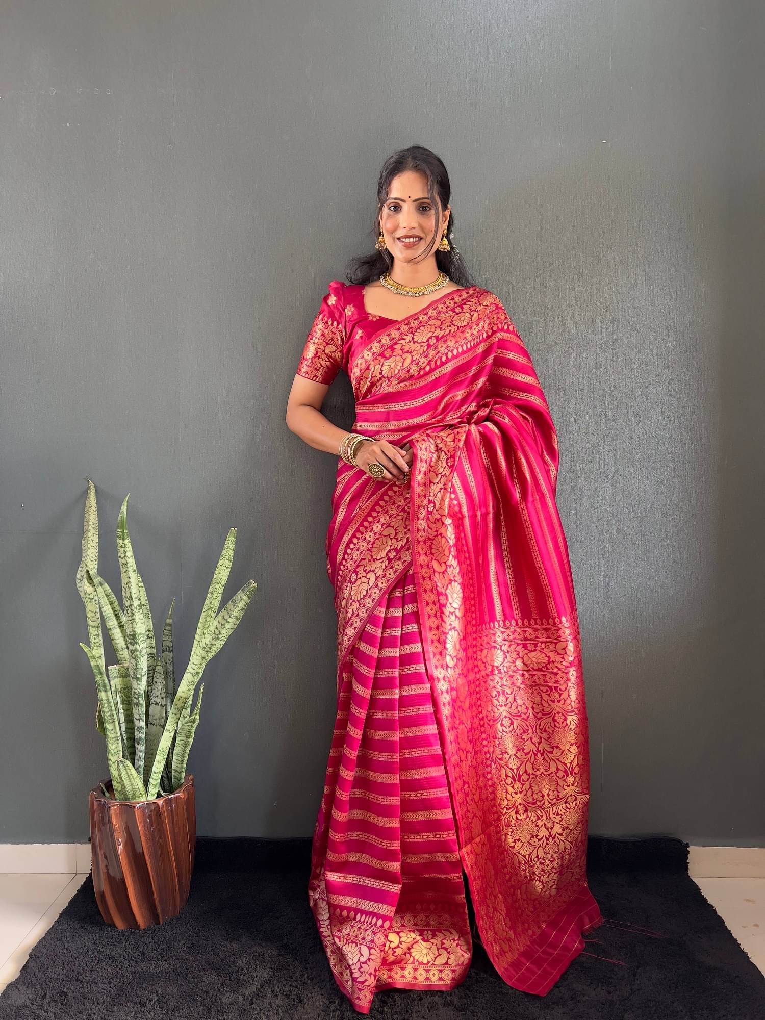 A TO Z CART Banarasi Silk Solid Saree With Unstitched Blouse Piece ( Pink ) A TO Z CART Banarasi Silk Solid Saree With Unstitched Blouse Piece ( Pink )