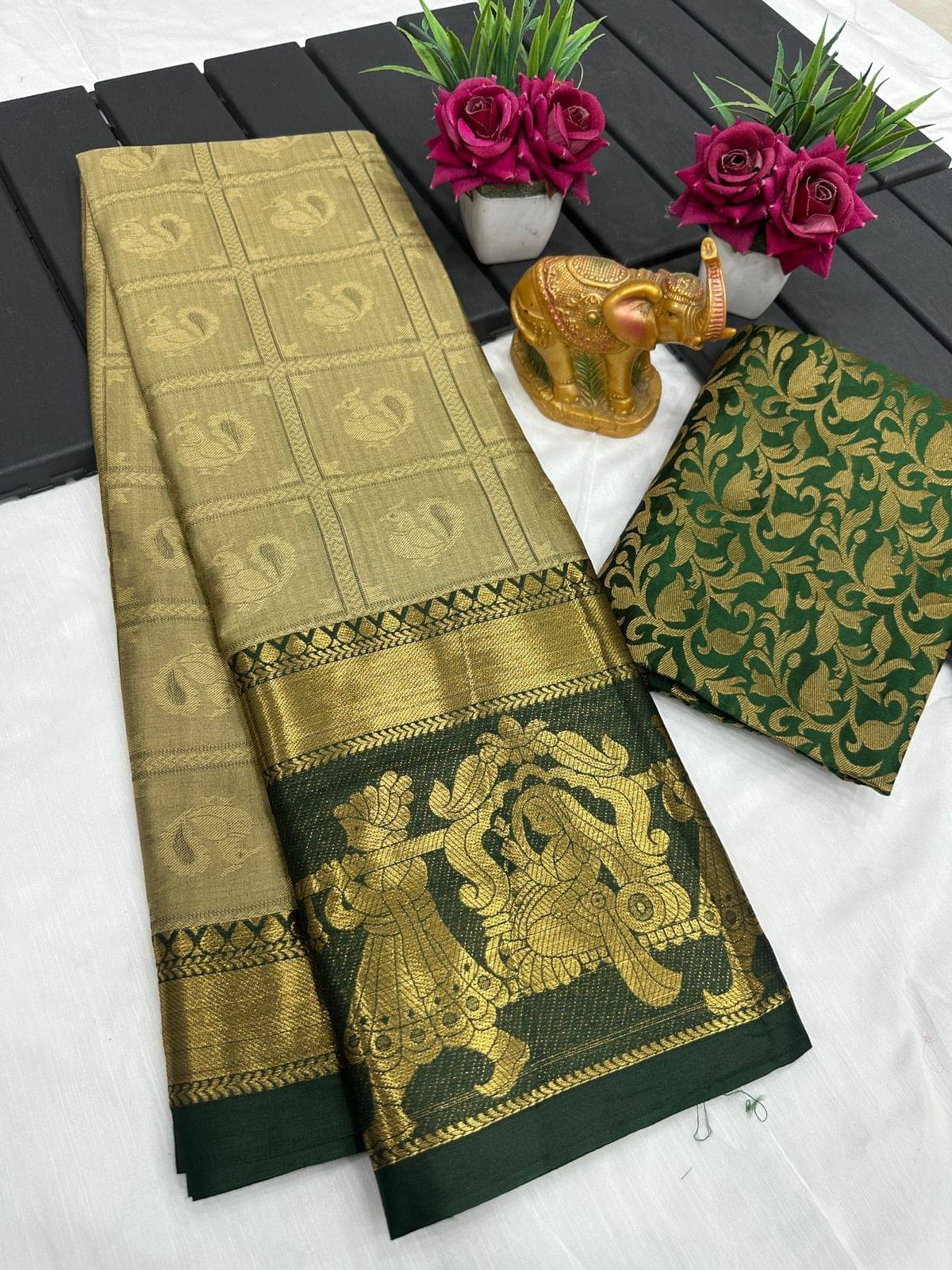 A TO Z CART Cotton Silk Woven Saree With Unstitched Blouse Piece ( Cream ) A TO Z CART Cotton Silk Woven Saree With Unstitched Blouse Piece ( Cream )
