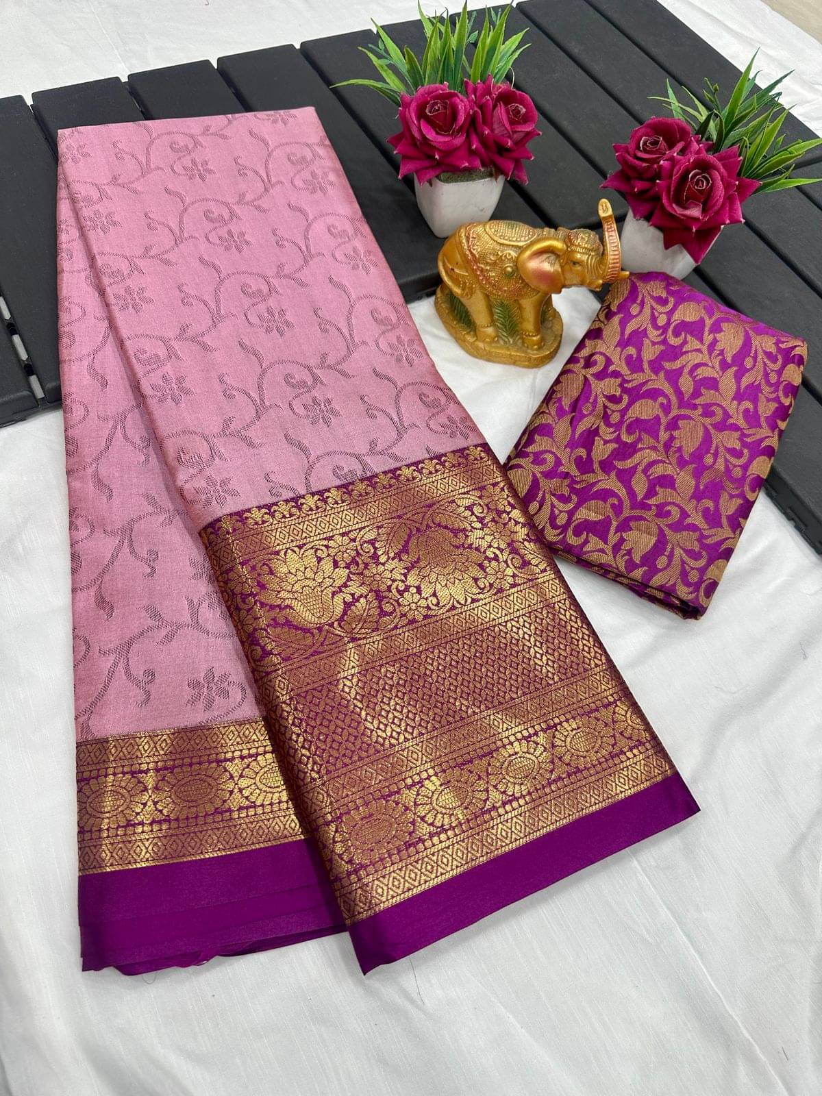 Aika Cotton Silk Woven Saree With Unstitched Blouse Piece ( Pink ) Aika Cotton Silk Woven Saree With Unstitched Blouse Piece ( Pink )