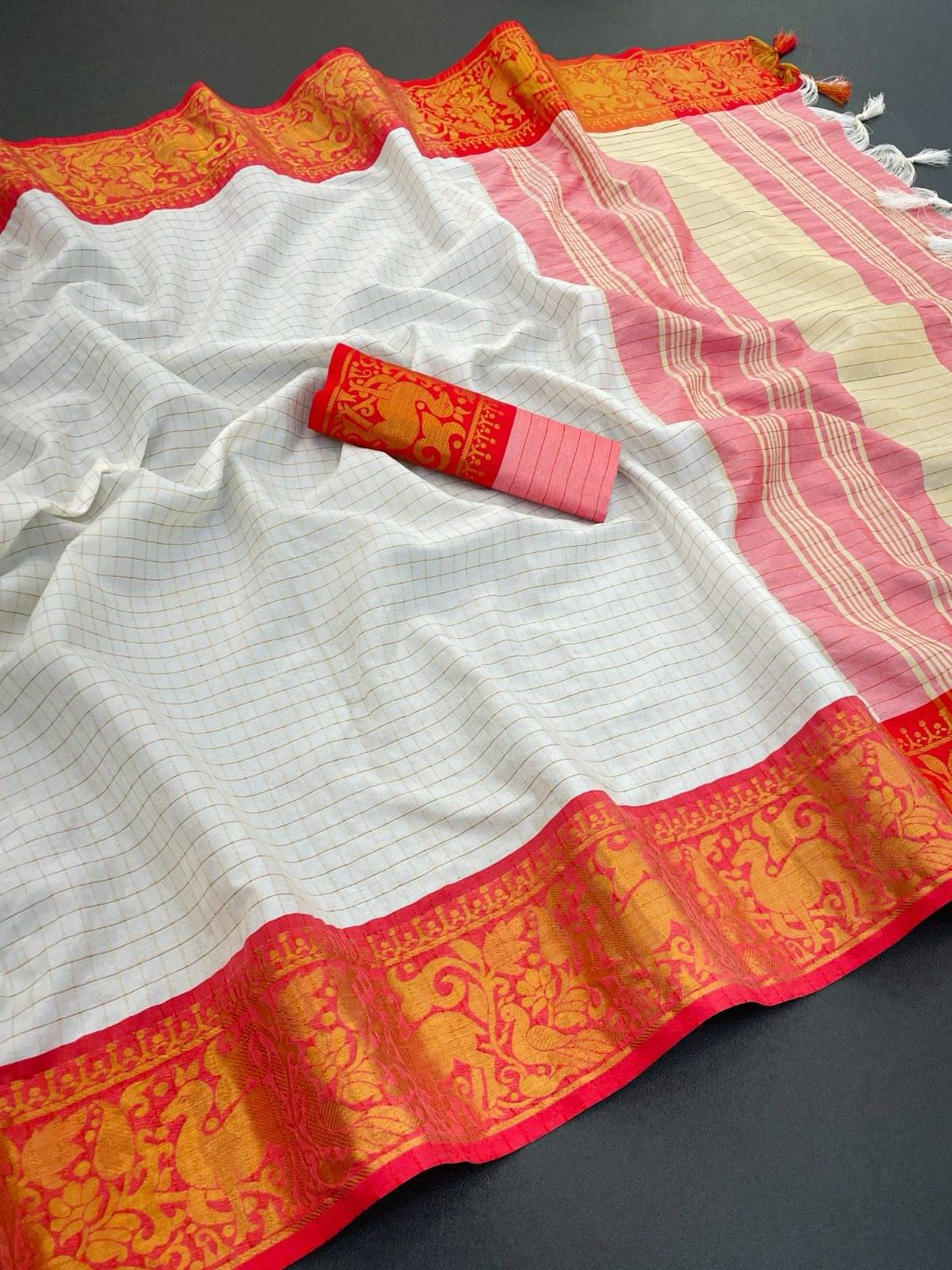 Aika Jacquard Checks Saree With Unstitched Blouse Piece ( Multicolor 2 ) Aika Jacquard Checks Saree With Unstitched Blouse Piece ( Multicolor 2 )