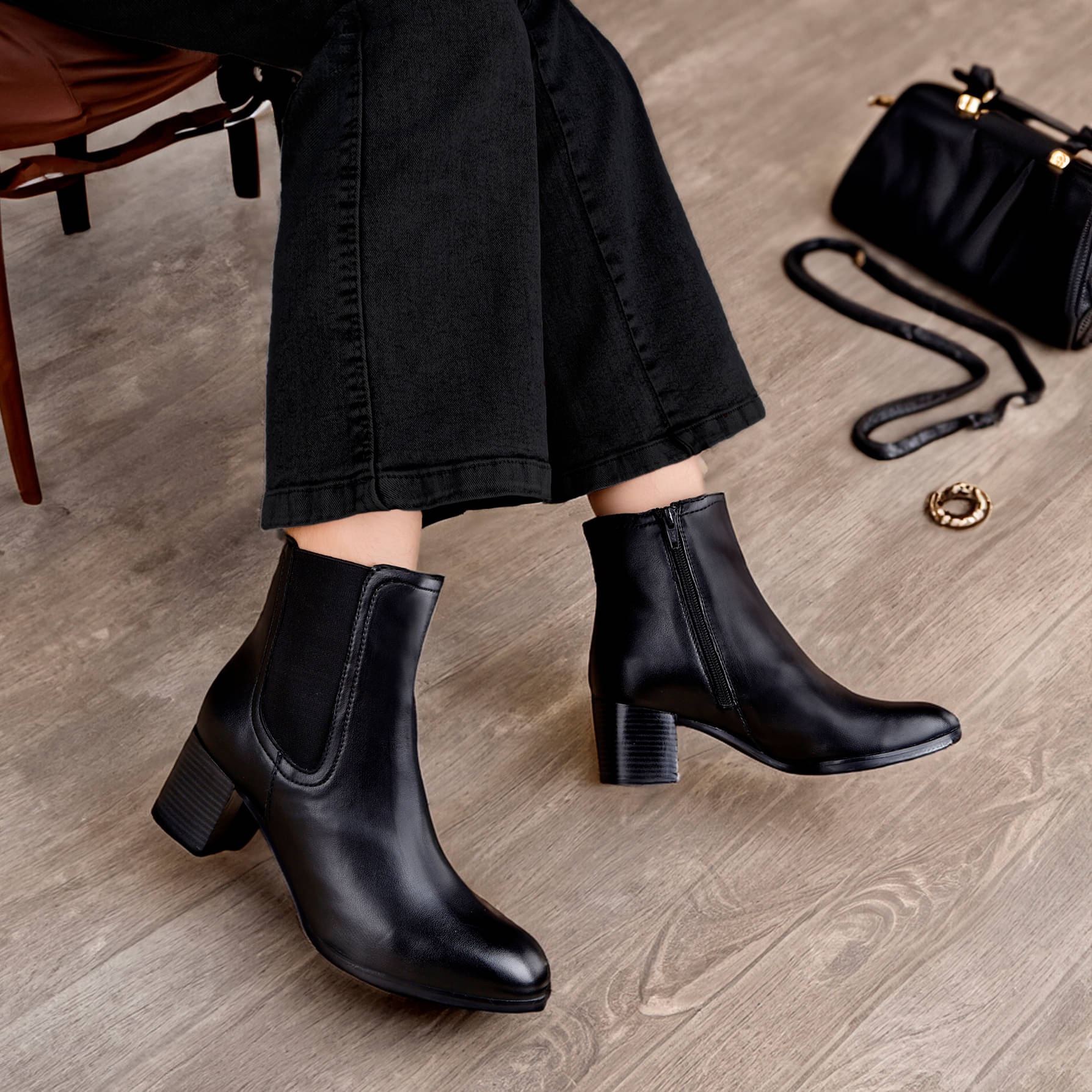     			BXXY Black Women's Ankle Length Boots