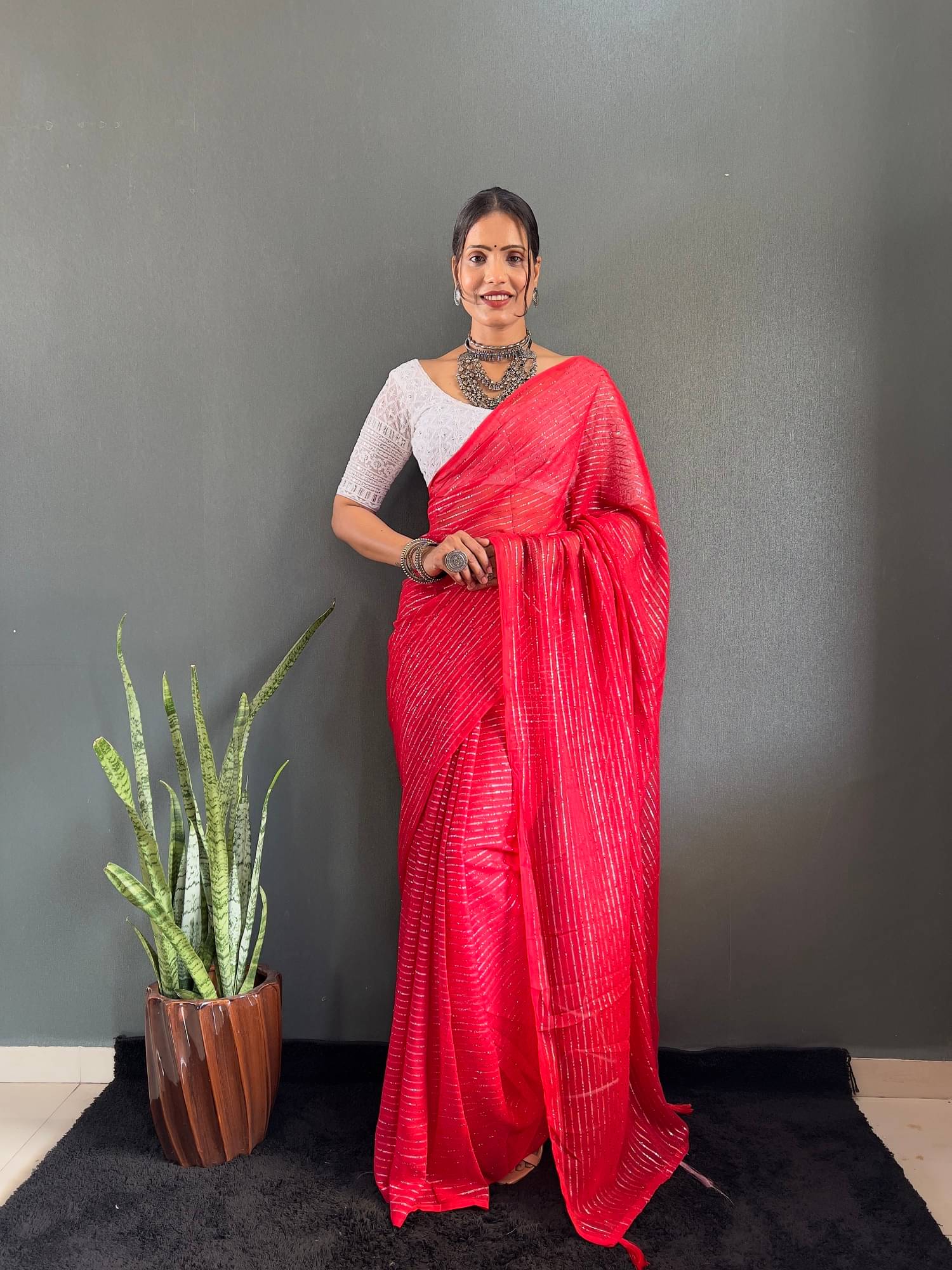 JULEE Chiffon Striped Saree With Unstitched Blouse Piece ( Red ) JULEE Chiffon Striped Saree With Unstitched Blouse Piece ( Red )