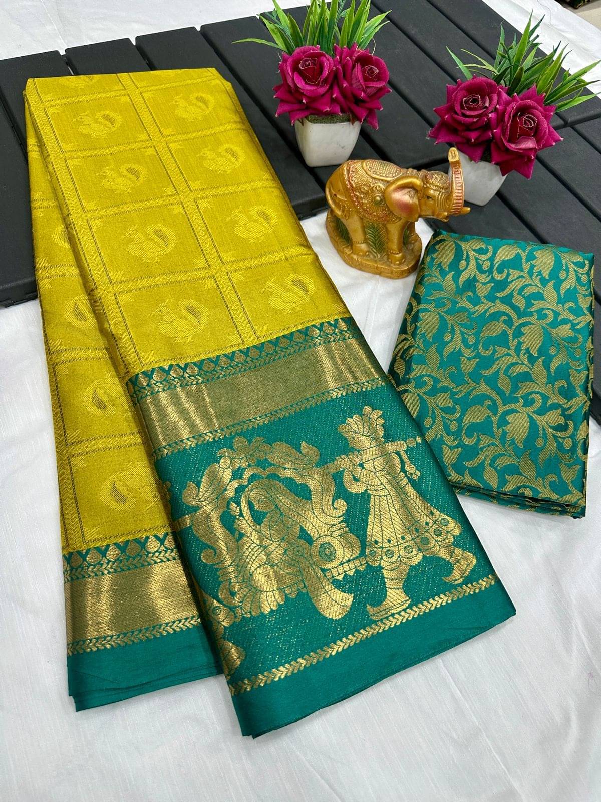 Lady Shopi Cotton Silk Woven Saree With Unstitched Blouse Piece ( Multicolor ) Lady Shopi Cotton Silk Woven Saree With Unstitched Blouse Piece ( Multicolor )