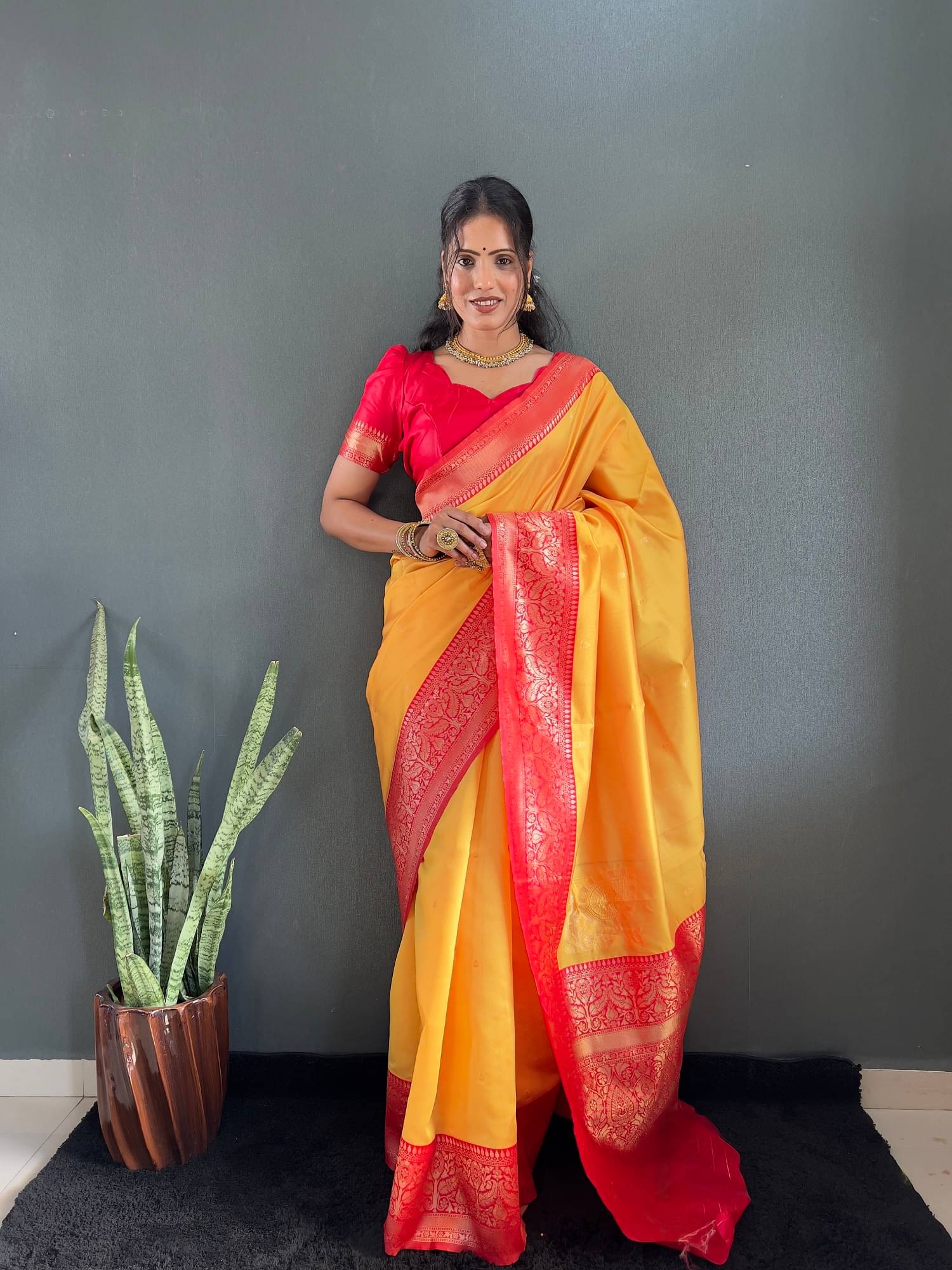     			Lady Shopi Silk Solid Saree With Unstitched Blouse Piece ( Multicolor 1 )