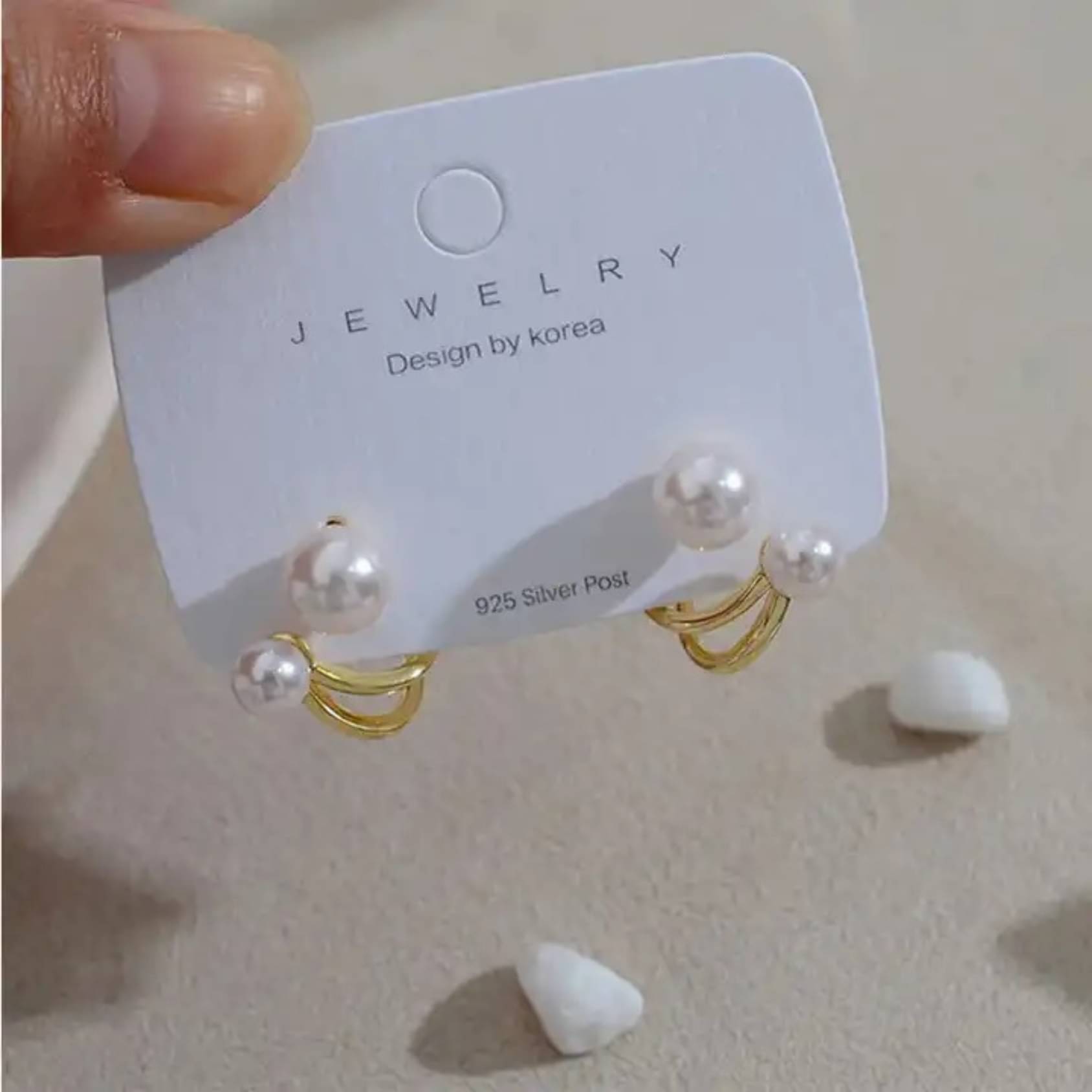     			ONUYX Gold Stud Earrings ( Pack of 1 )