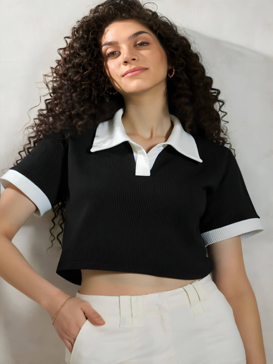 PLUS PARADISE Women Cotton Solid Slim Polo Collar T-Shirt ( Black )     			PLUS PARADISE Women Cotton Solid Slim Polo Collar T-Shirt ( Black )