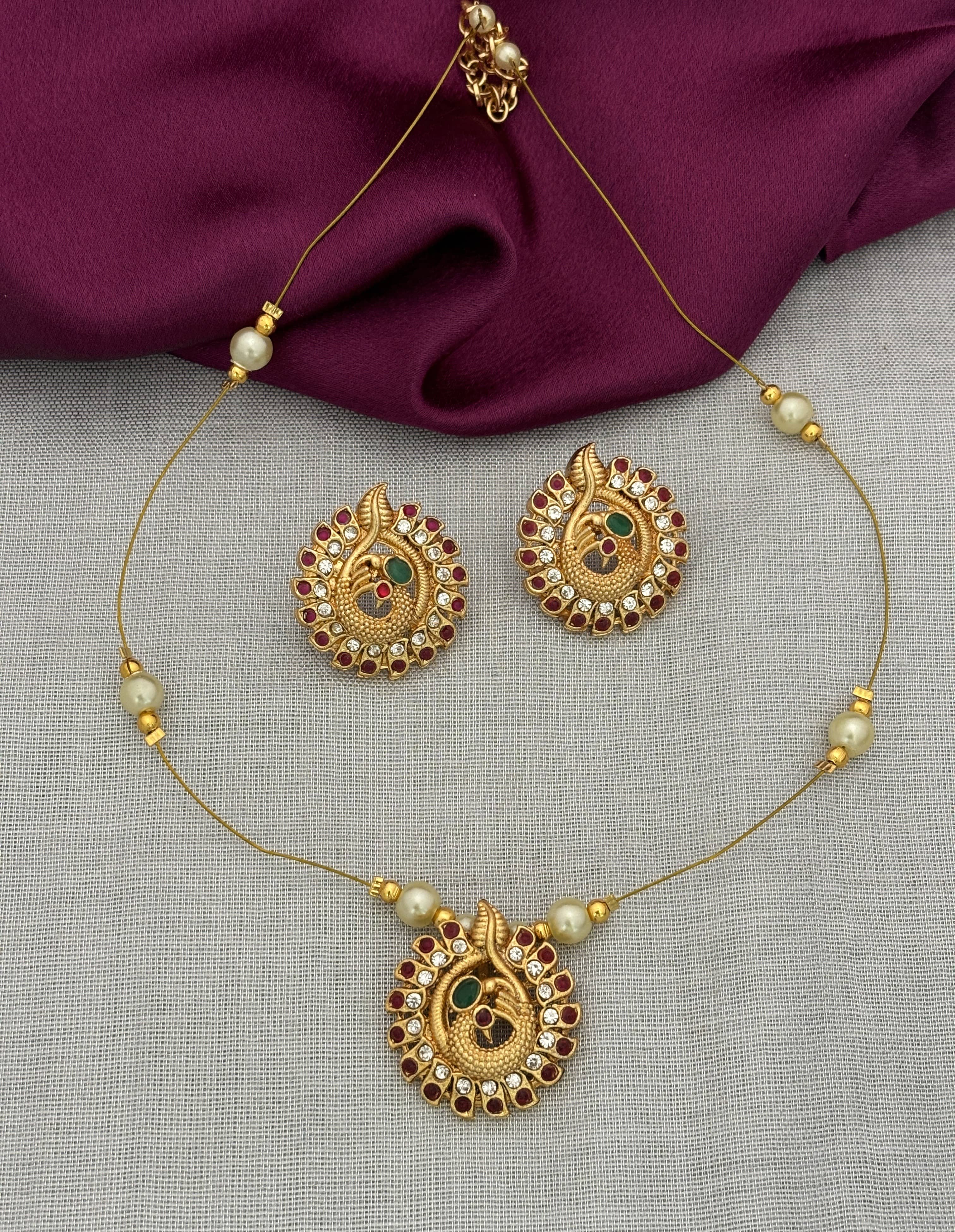 ROFARWORD Gold Brass Necklace Set ( Pack of 1 )