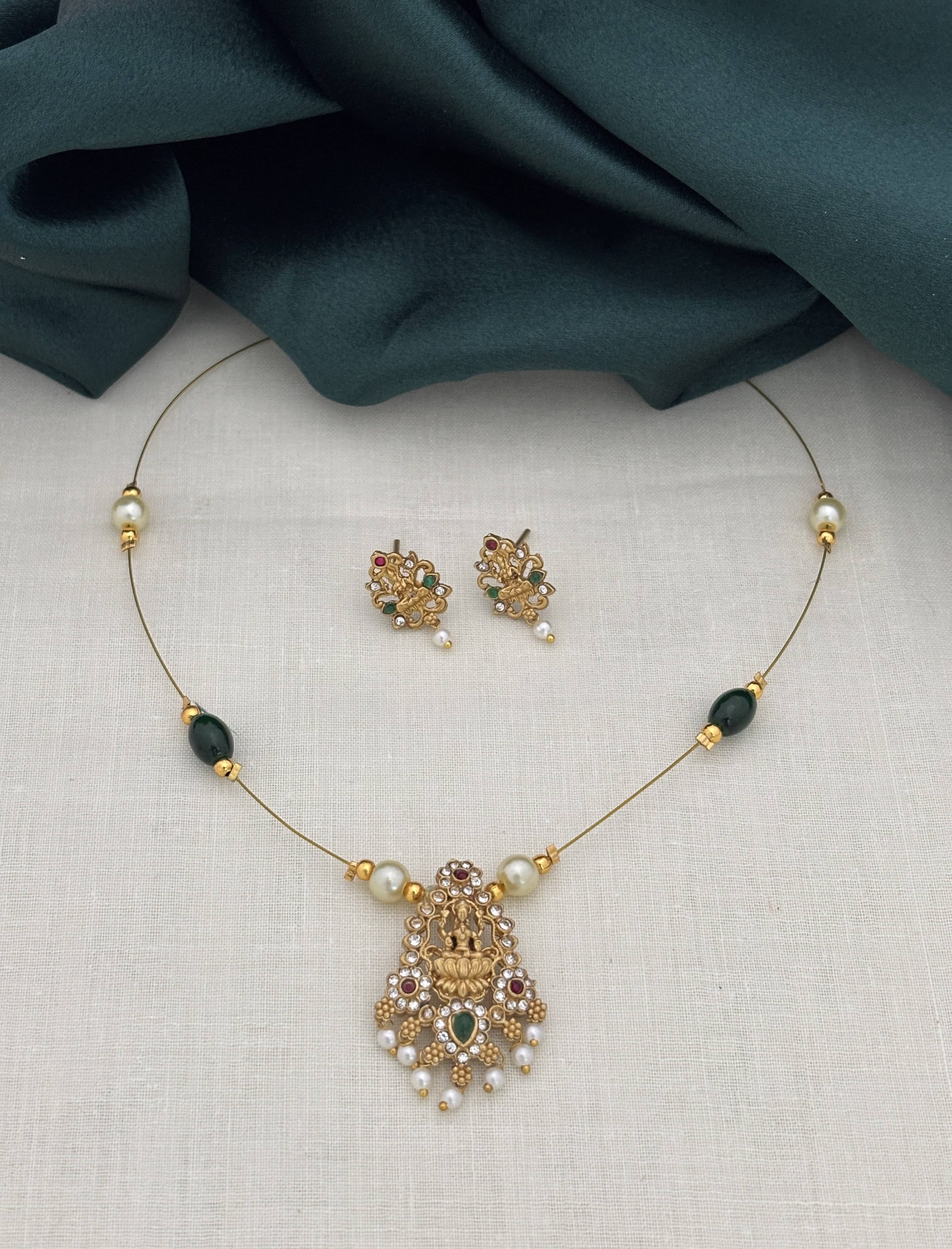 ROFARWORD Gold Brass Necklace Set ( Pack of 1 )