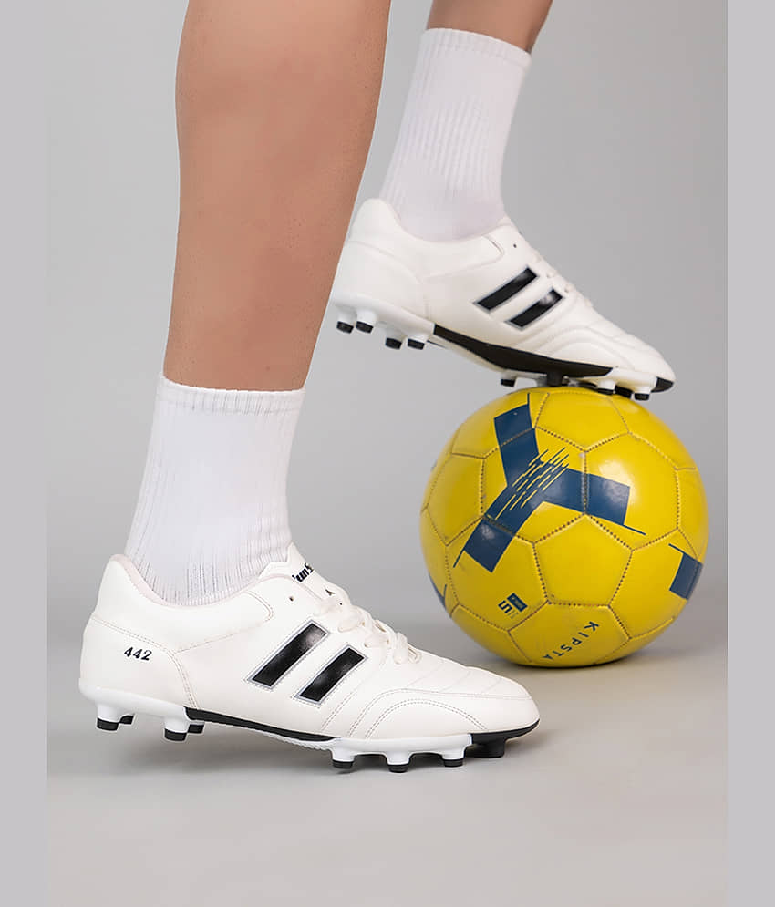 RUN SEVEN ( by GO21 ) F1 Air White Football Shoes - Sports Shoes | Buy online on ZillyBuy