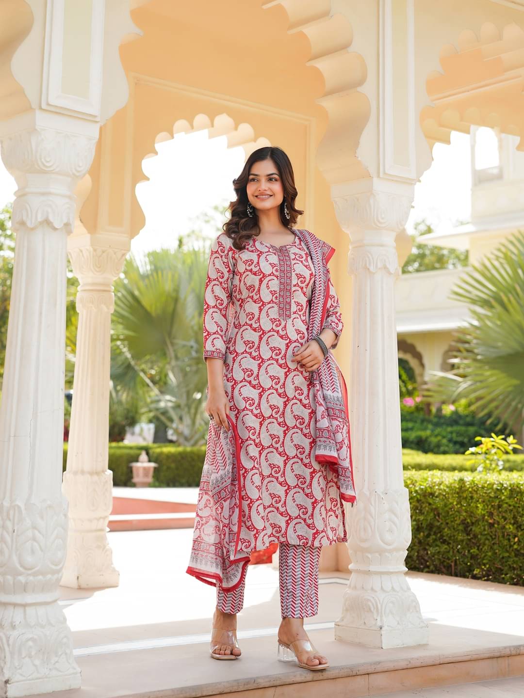 Vaamsi Women Rayon Printed Straight Kurti With Pants ( Red ) Vaamsi Women Rayon Printed Straight Kurti With Pants ( Red )