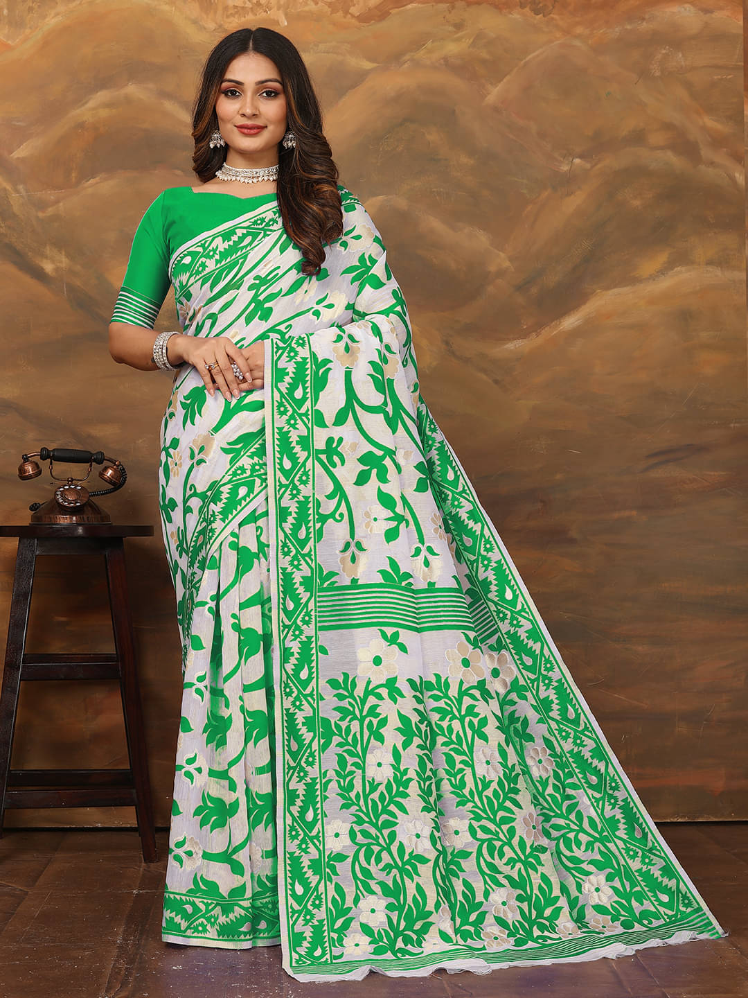 Maayro Cotton Blend Printed Saree With Unstitched Blouse Piece ( Green ) Maayro Cotton Blend Printed Saree With Unstitched Blouse Piece ( Green )