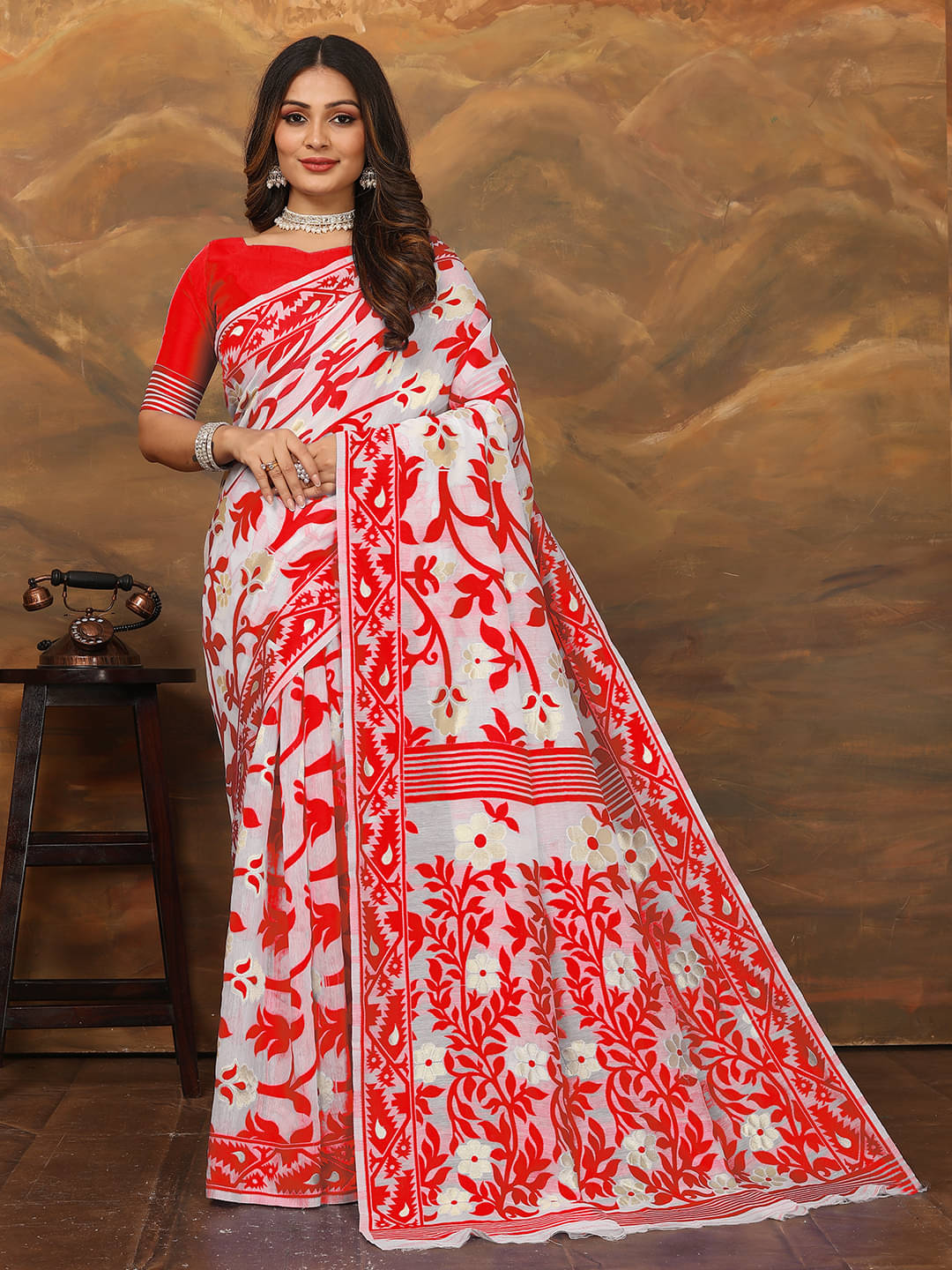     			Maayro Cotton Blend Printed Saree With Unstitched Blouse Piece ( Red )