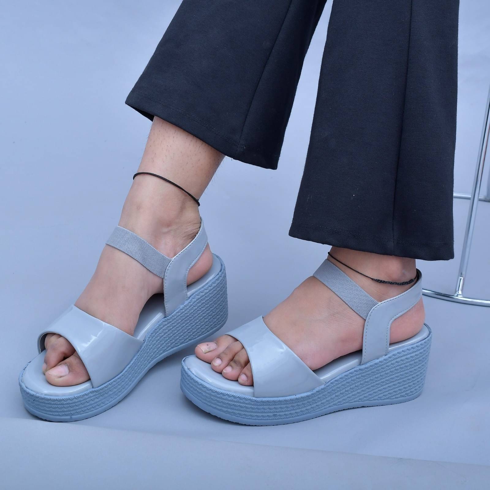     			SKOLL Gray Women's Flats
