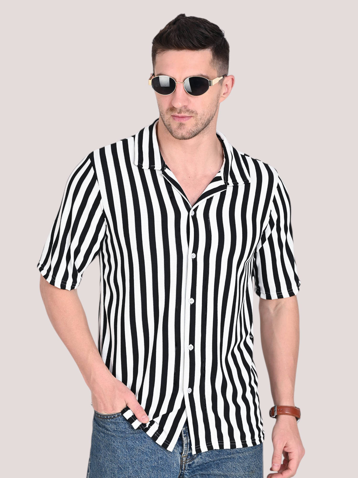     			wanquila Cotton Blend Regular Fit Striped Half Sleeves Men's Casual Shirt - Black ( Pack of 1 )
