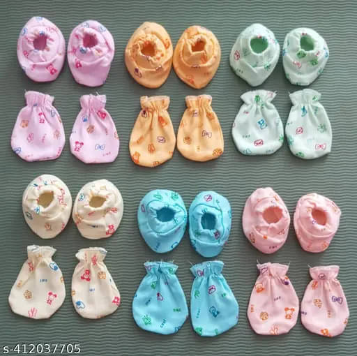     			CS Mittens and Booties  Combo  Set of 6