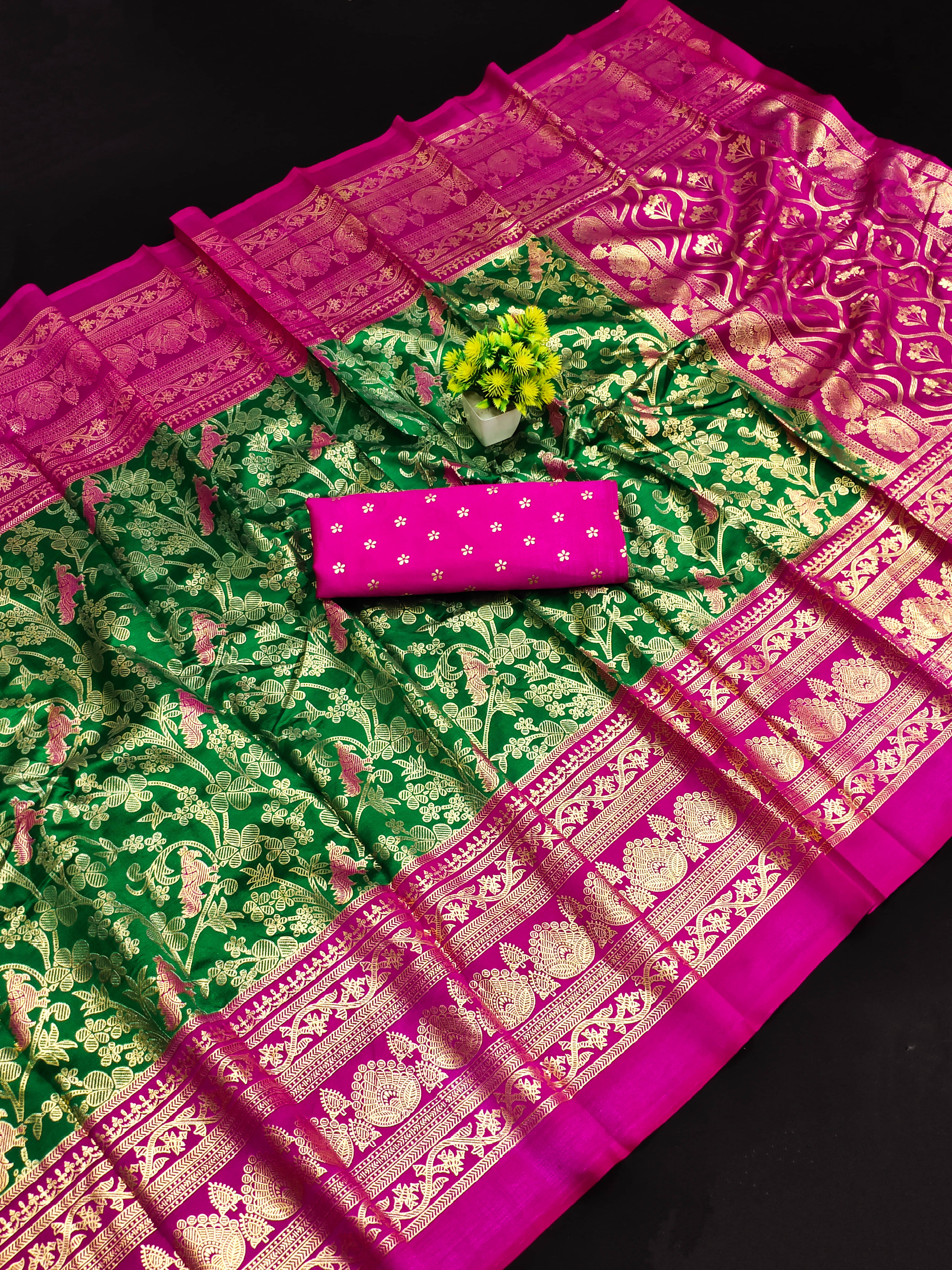     			Maayro Mysore Silk Self Design Saree With Unstitched Blouse Piece ( Green )